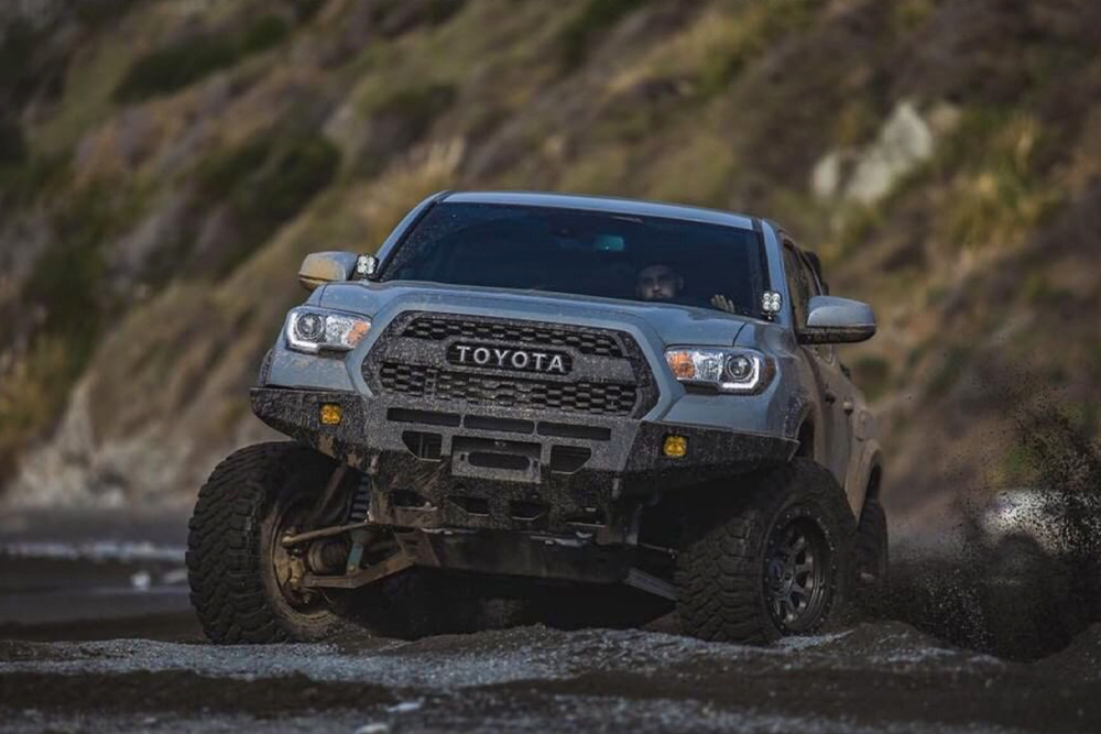 3rd-gen-toyota-tacoma-3.5-inch-long-travel-dirt-roost