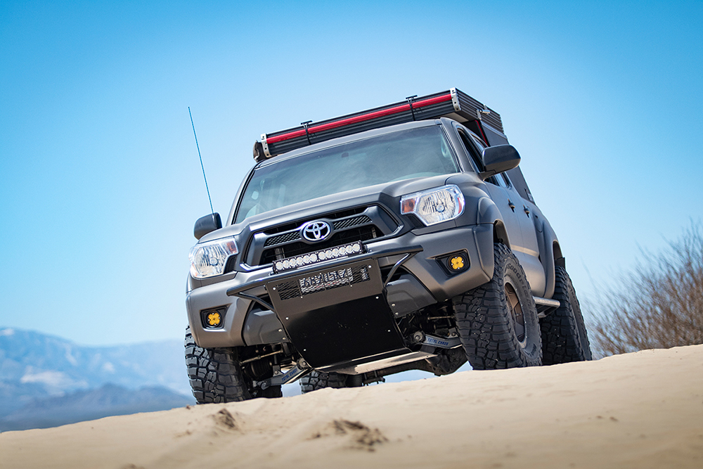 2-01-Total_Chaos_86555-E_Expedition_Series_Tacoma_1_Web