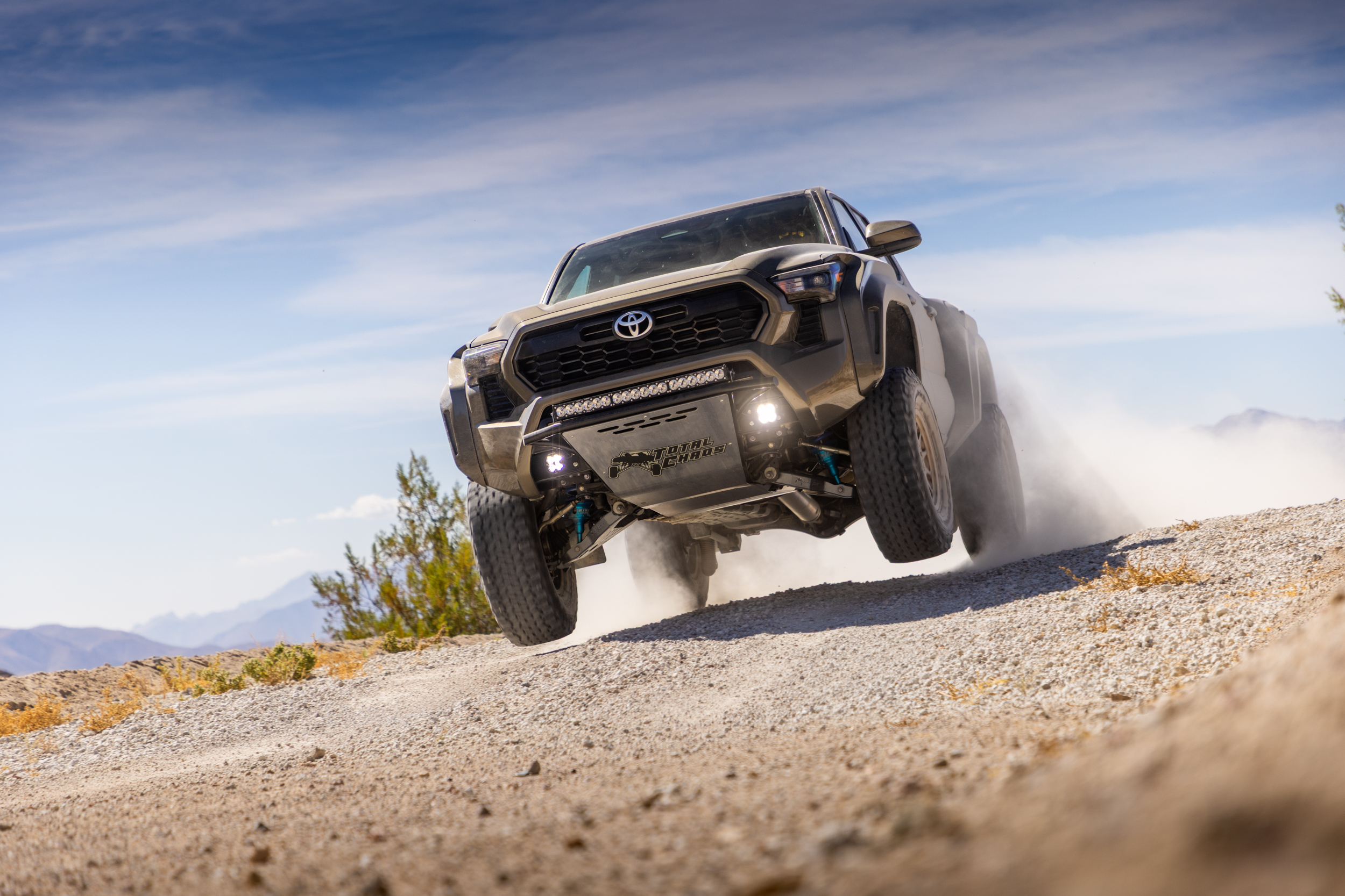 500-24-toyota-tacoma-king-shocks-TOTAL-CHAOS-3-inch-long-travel