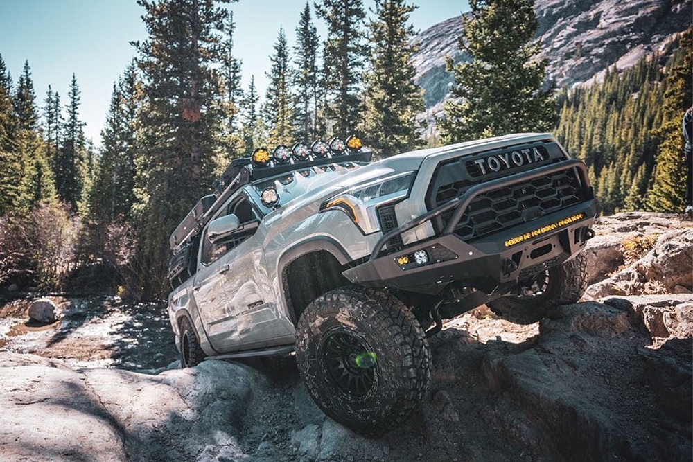 2022-toyota-tundra-overland-rock-crawling-off-road