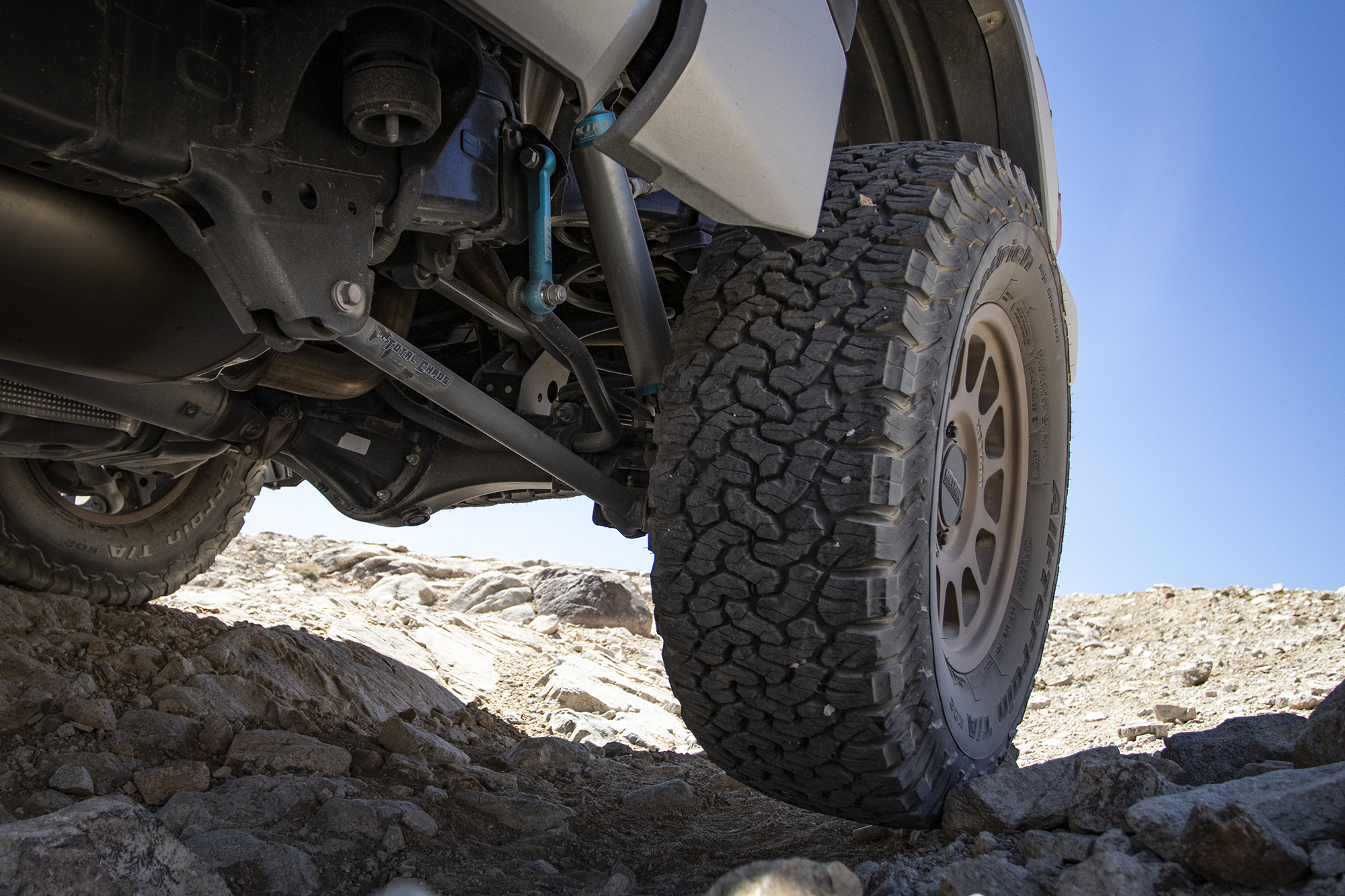 00-2-01-3rd-gen-toyota-tundra-rear-links-king-shocks-2000px