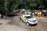 2014-dakar-rally-total-chaos-toyota-suspension-4-1000