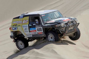 2014-dakar-rally-total-chaos-toyota-suspension-9-1000